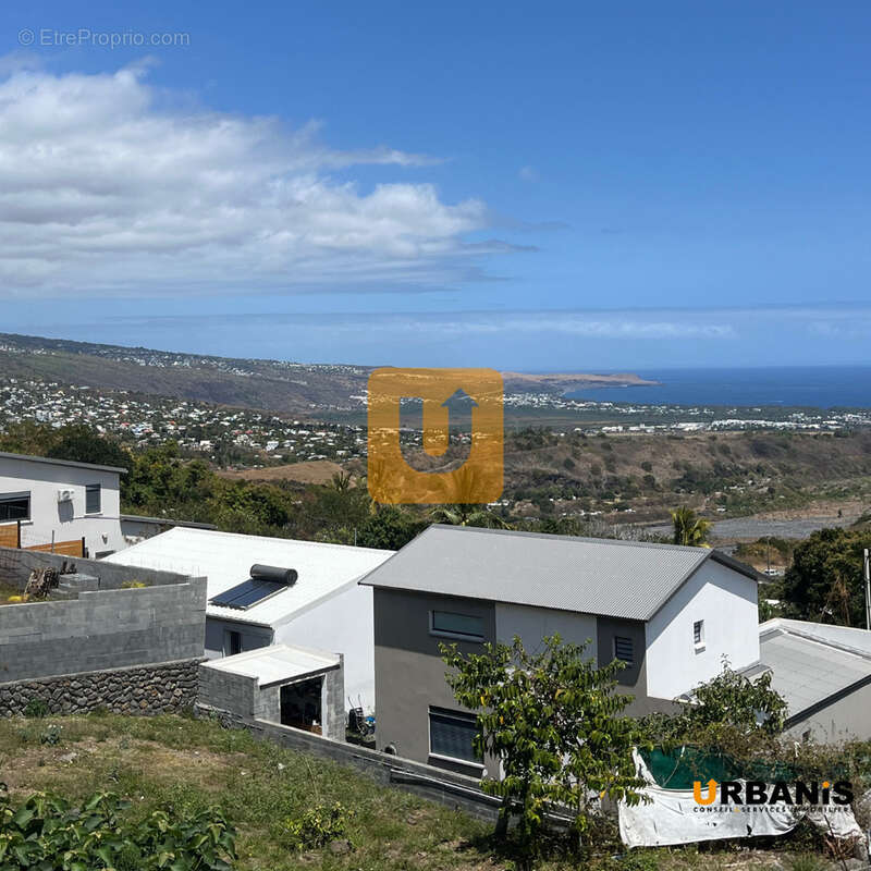 Terrain à LA POSSESSION