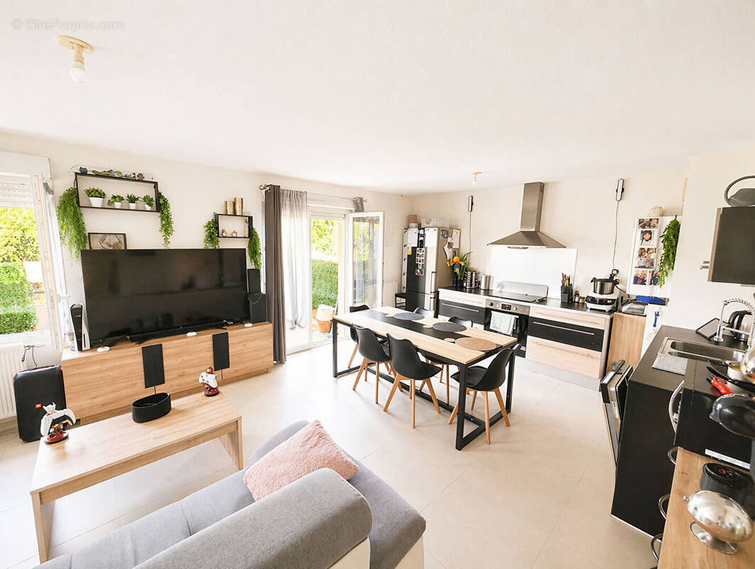 Appartement à ANSE