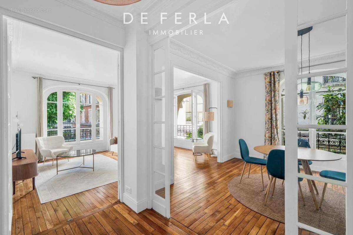 Appartement à PARIS-7E