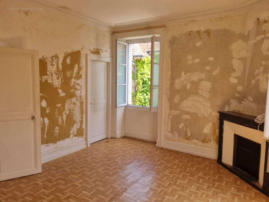 Appartement à NEUVY-SAINT-SEPULCHRE