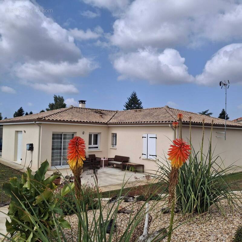 Maison 127 m² à Chasseneuil-Sur-Bonnieure  - photo 5