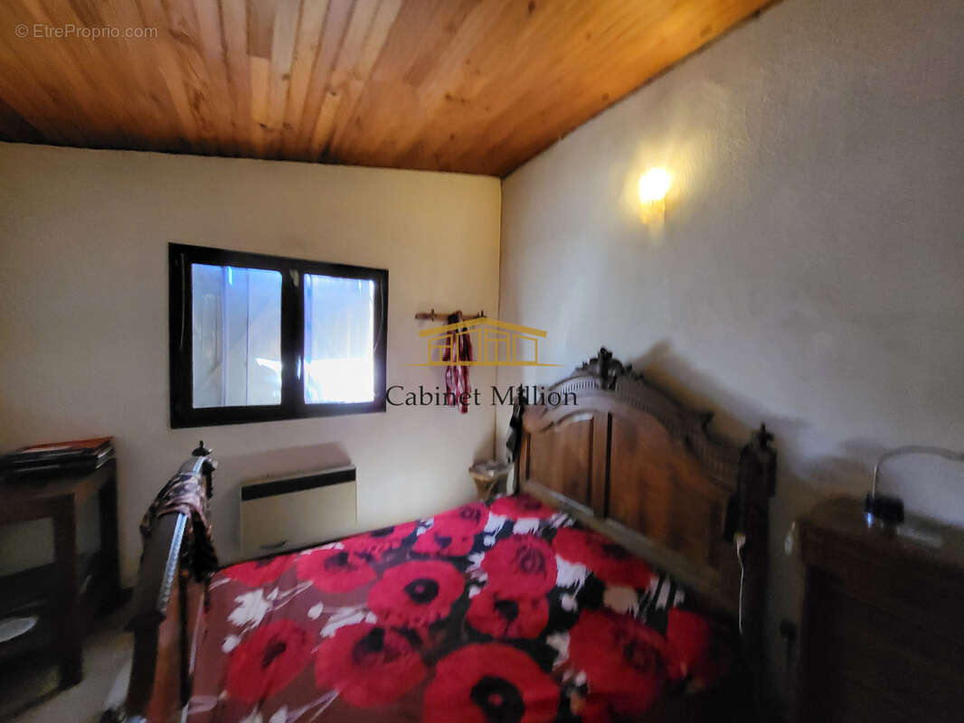 Maison à VIC-LA-GARDIOLE