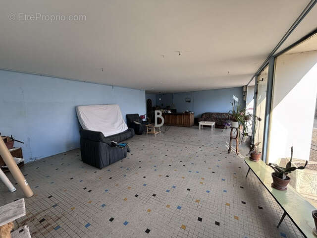Maison avec hangar - 400 m2 - REQUISTA - photo 3