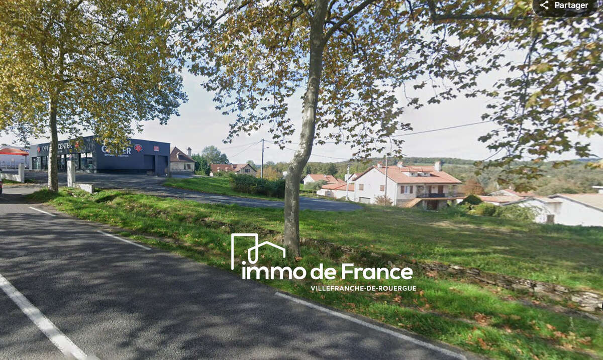 Villefranche De Rouergue, local de stockage, entrepôt de 500 m² , 400 m² en rez de chaussée + 100 m² a l'étage - photo 2