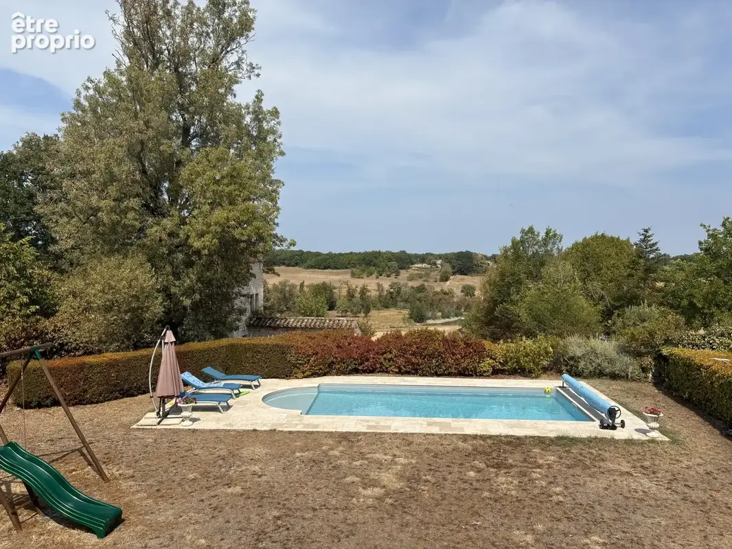 Ensemble quercynois avec pigeonnier, grange en pierre, piscine et gîte. - photo 23