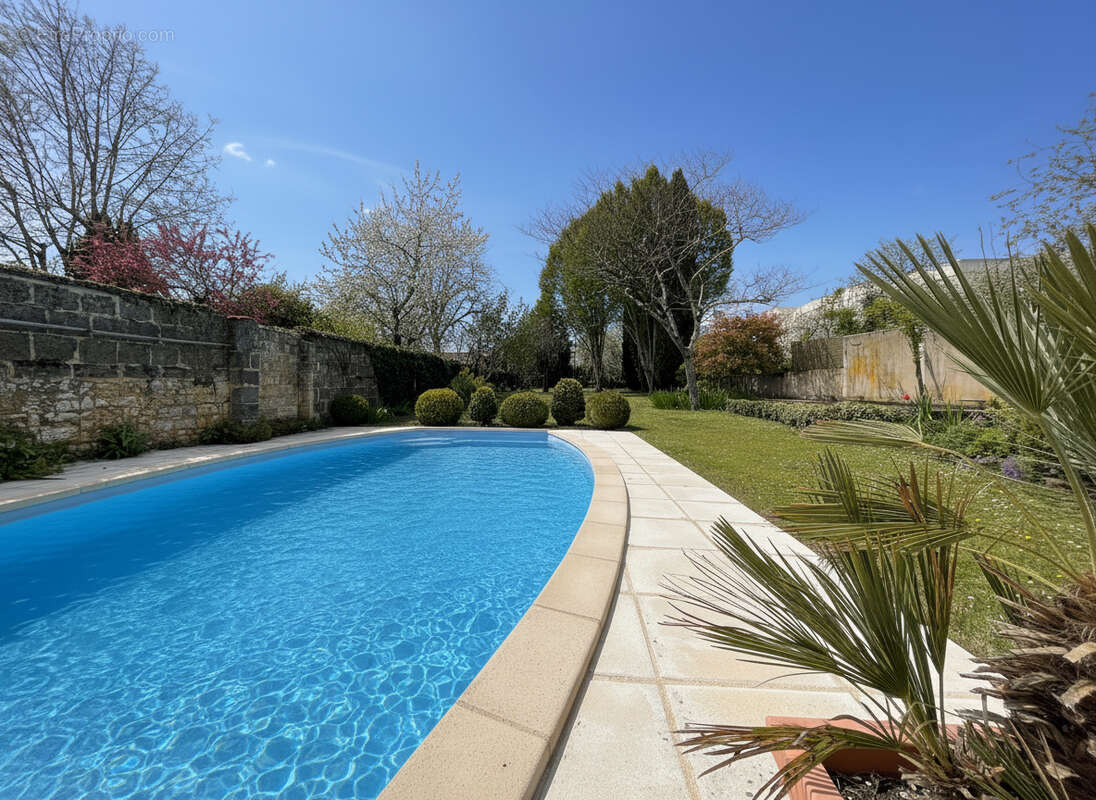 Maison à L'ISLE-D'ESPAGNAC