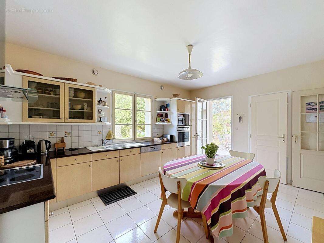 L ISLE ADAM (95) : Maison 170m² 850m² terrain 5 chambres - photo 7