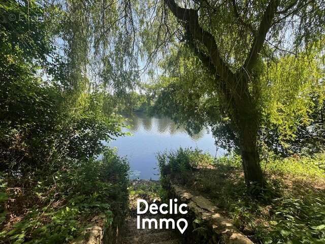 Maison à LA CHAPELLE-MOULIERE