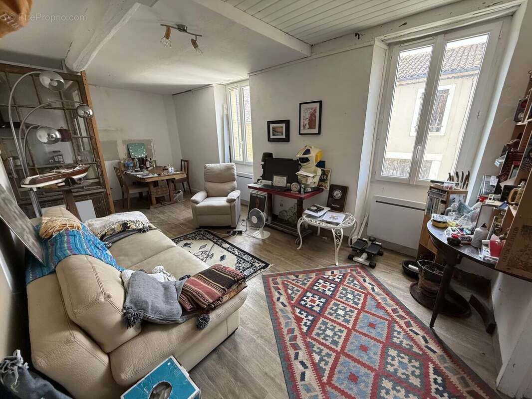 Appartement de Type T3 de 73m2 habitables sur 2 niveaux avec 1 Garage indépendant - photo 2