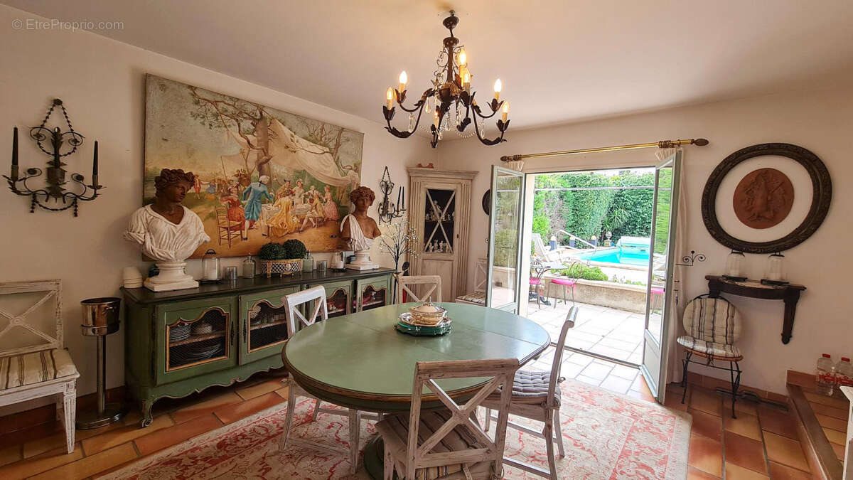 Maison à VILLENEUVE-LES-AVIGNON