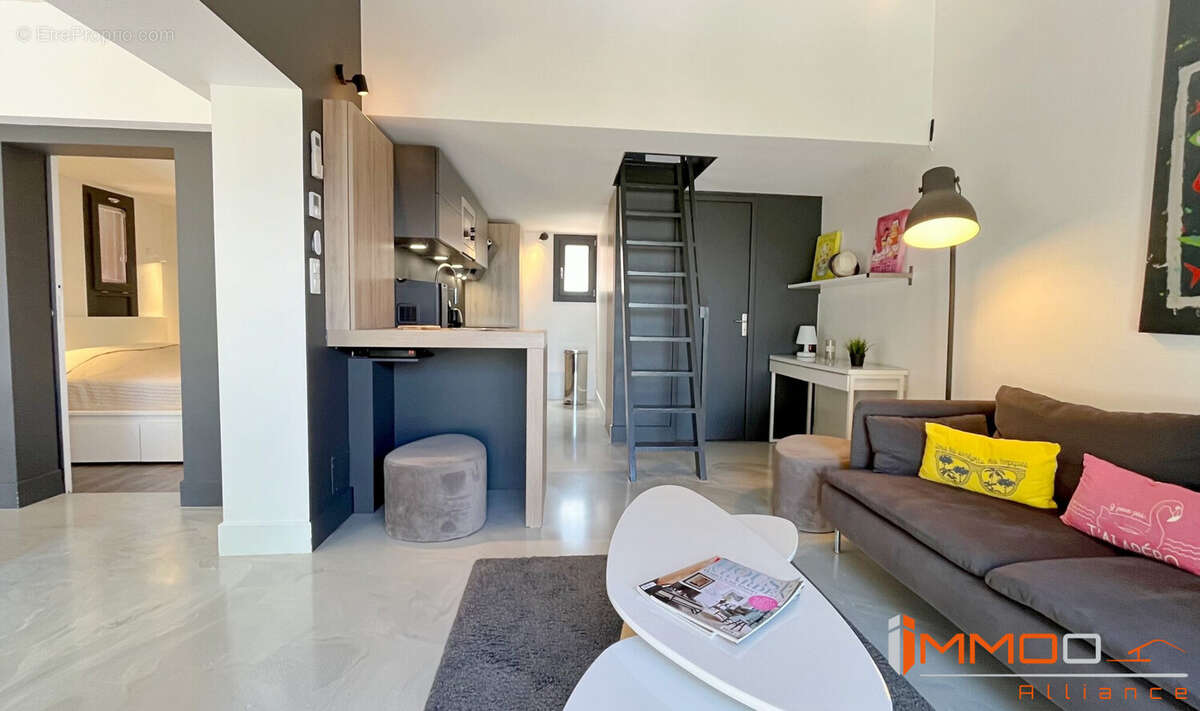 Maison à THEOULE-SUR-MER