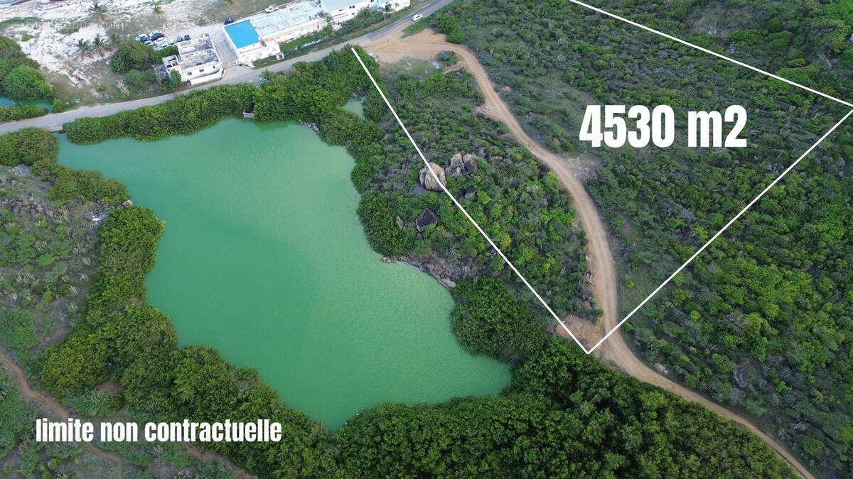 Terrain à SAINT-MARTIN