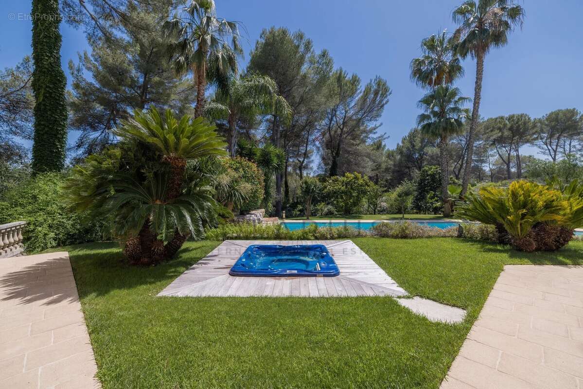 Maison à MOUGINS