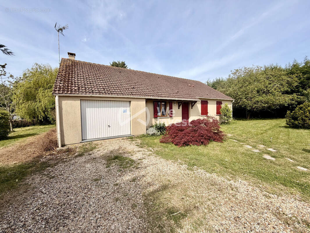 Maison à REBAIS