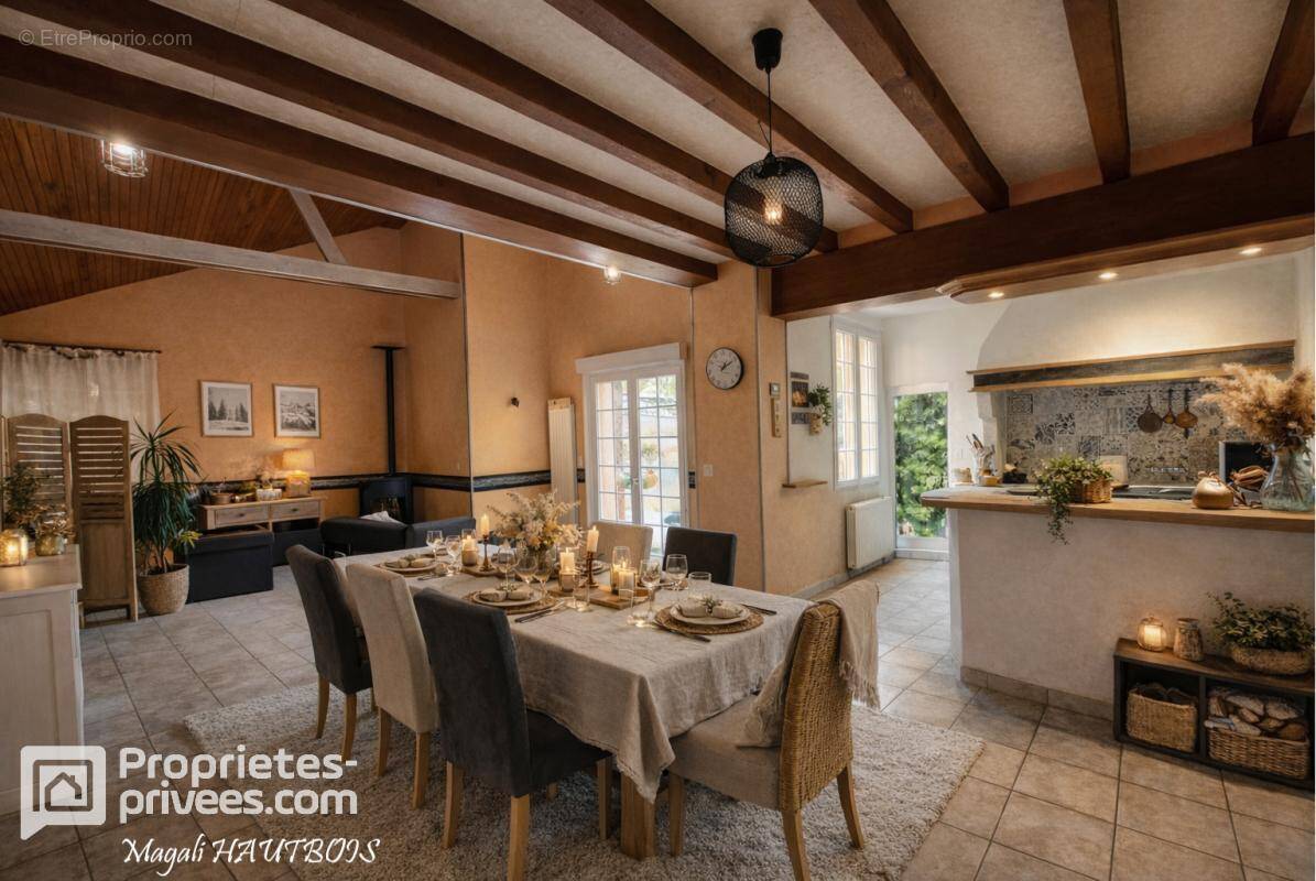 Maison à SAINT-HILAIRE-DU-HARCOUET