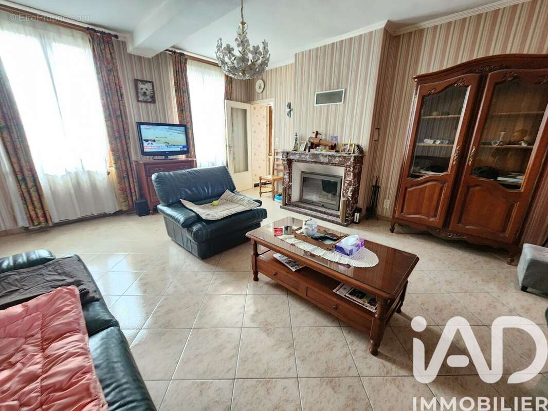 Maison 143 m² à Montigny-Les-Monts  - photo 7