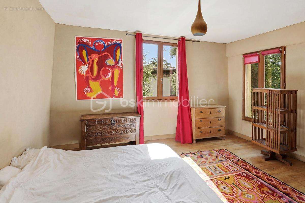 Nantes Ouest – Ensemble immobilier atypique de 236 m² avec deux maisons et studio indépendant - photo 13