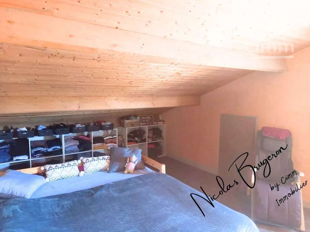 En exclusivité – Ensemble immobilier avec deux habitations, étang et près d’un hectare de terrain - photo 38