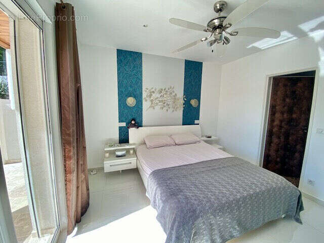 Maison à CHATEAUNEUF-GRASSE