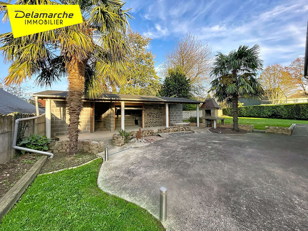 Maison à SAINT-HILAIRE-DU-HARCOUET