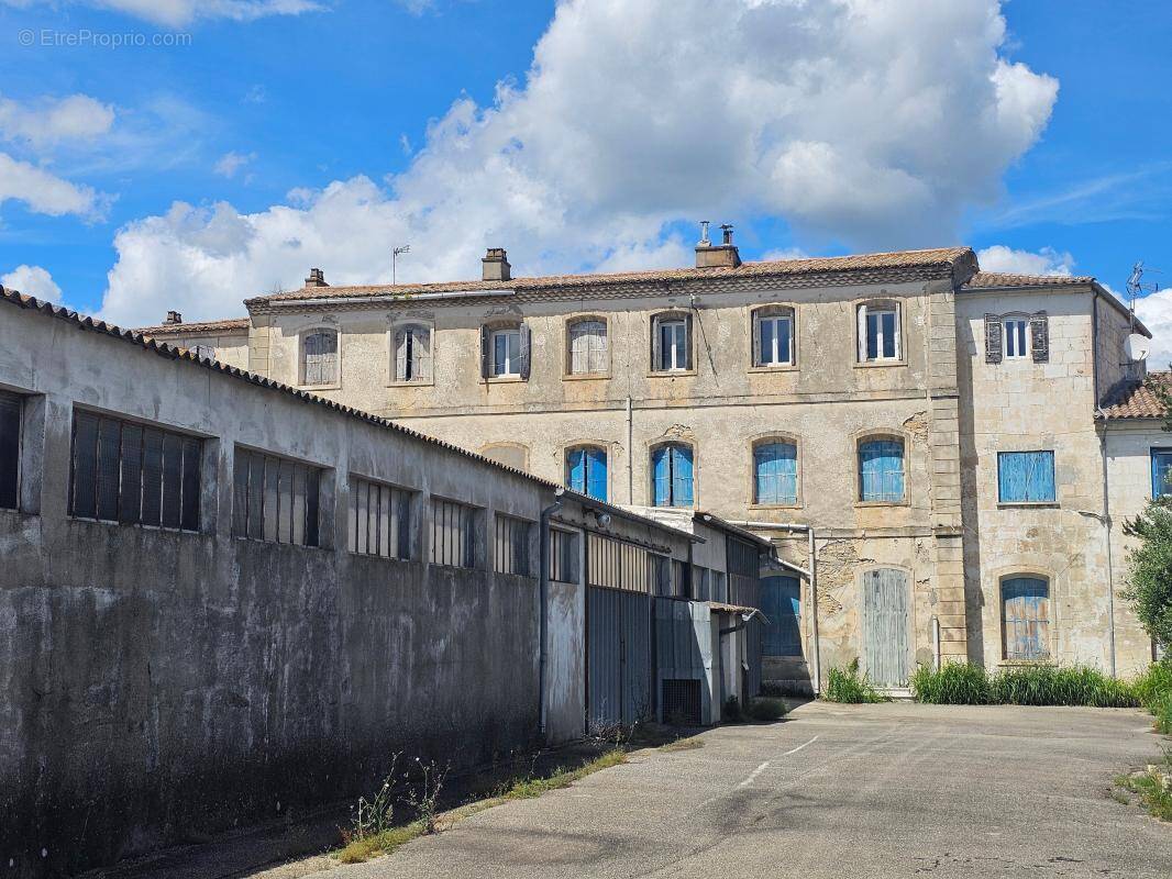 Maison à REMOULINS