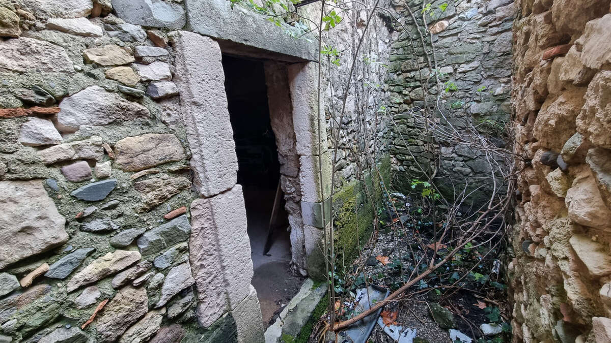 Autre à VILLENEUVE-MINERVOIS