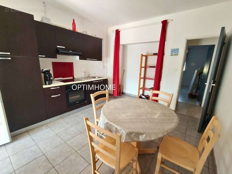 Maison à SAINT-LAURENT-DE-LA-PREE