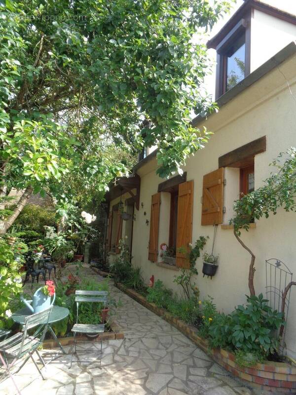 Photo 1 - Maison à JOUY-LE-MOUTIER