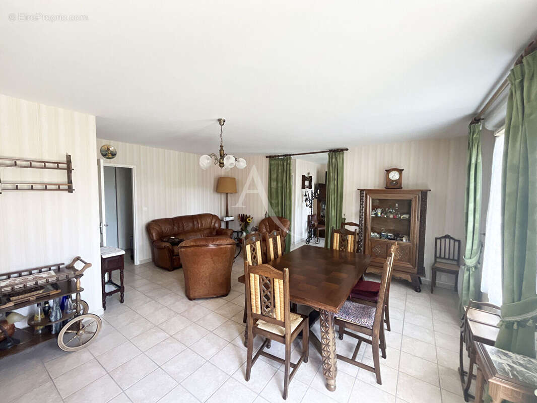 Appartement à DOURDAN