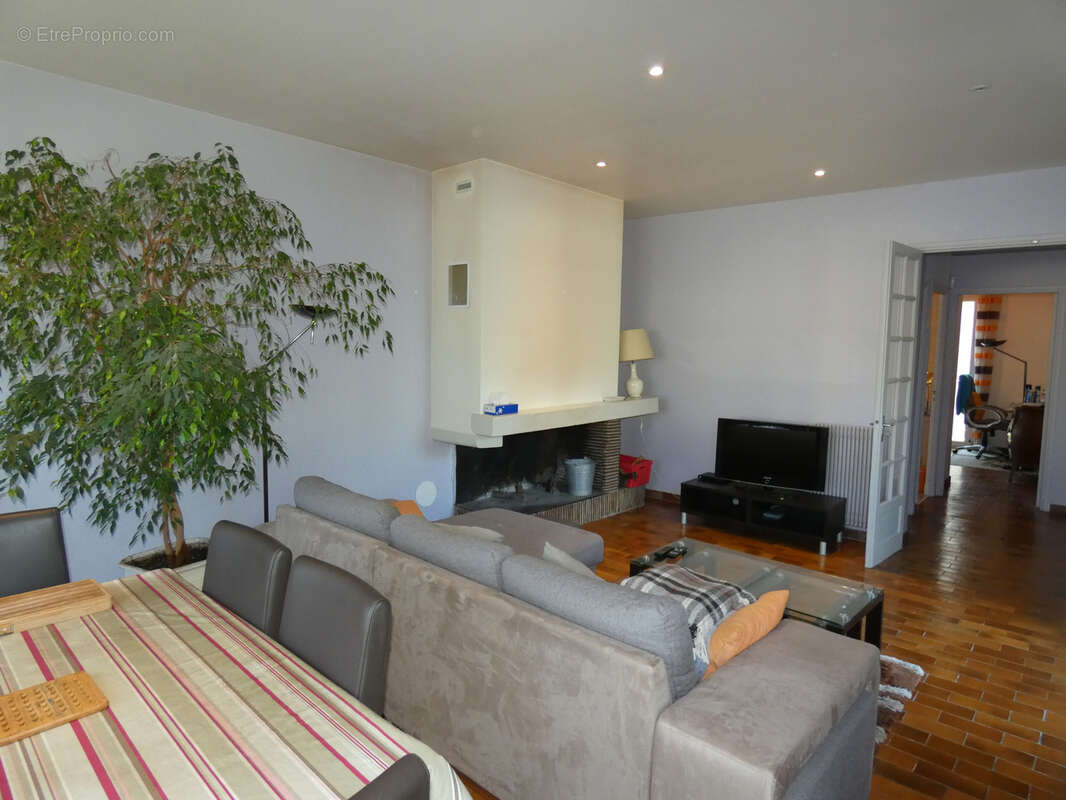 Maison à CAUX-ET-SAUZENS