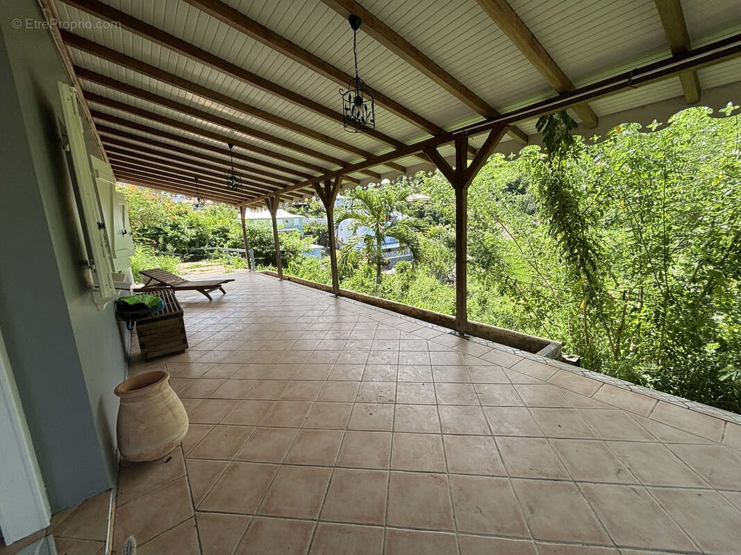 Maison à LES TROIS-ILETS