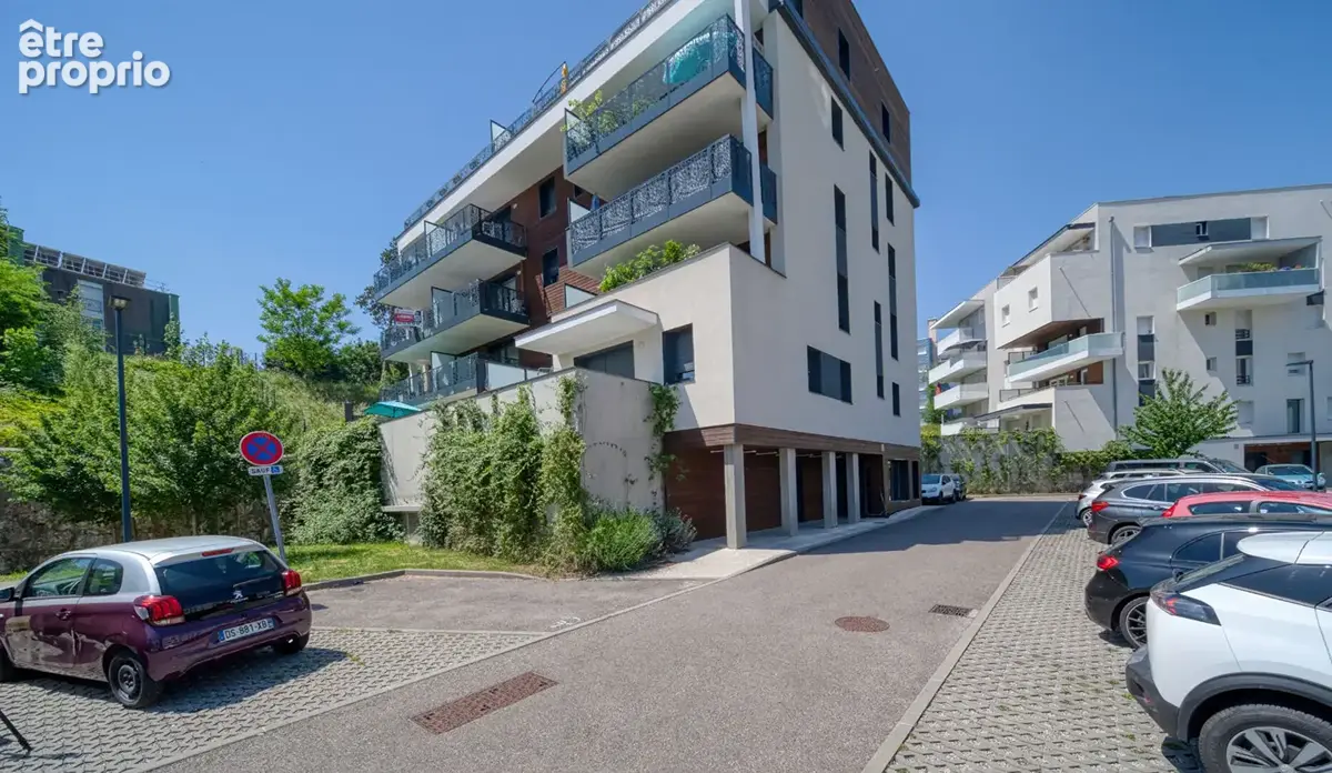 Appartement T4 + terrasse résidence récente - photo 10