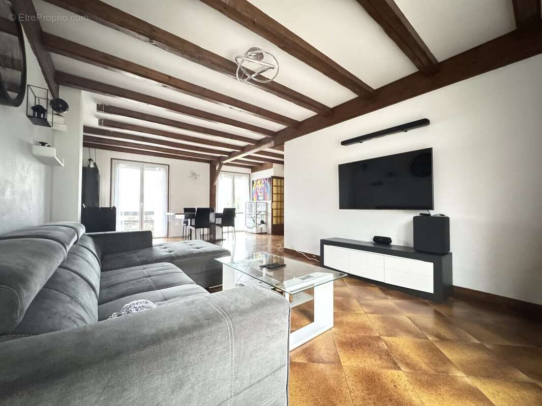 Maison à SAINTRY-SUR-SEINE