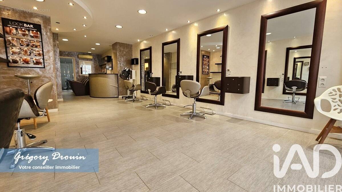 Photo 1 - Commerce à MALESHERBES