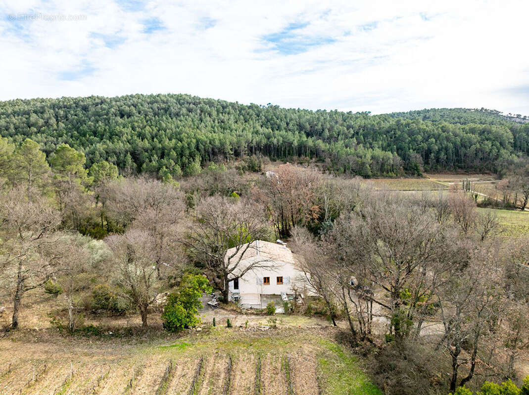Maison à ENTRECASTEAUX