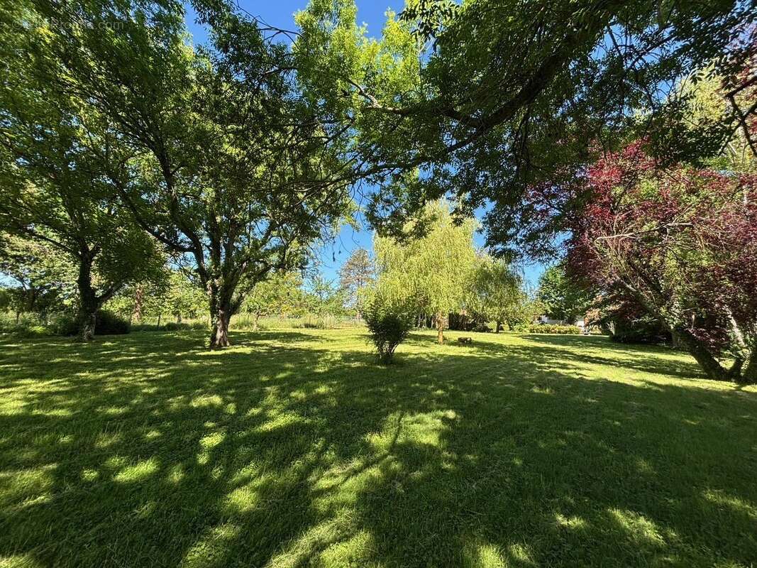 Maison à LA CHAPELLE-LA-REINE