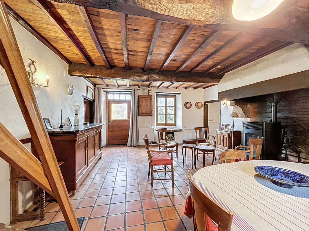 Maison à FAVERGES-DE-LA-TOUR