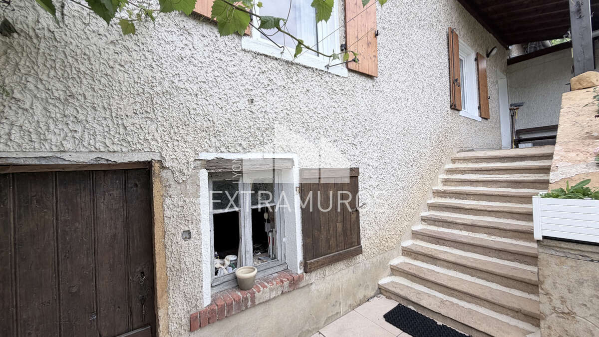 Maison à FLEURIEUX-SUR-L'ARBRESLE