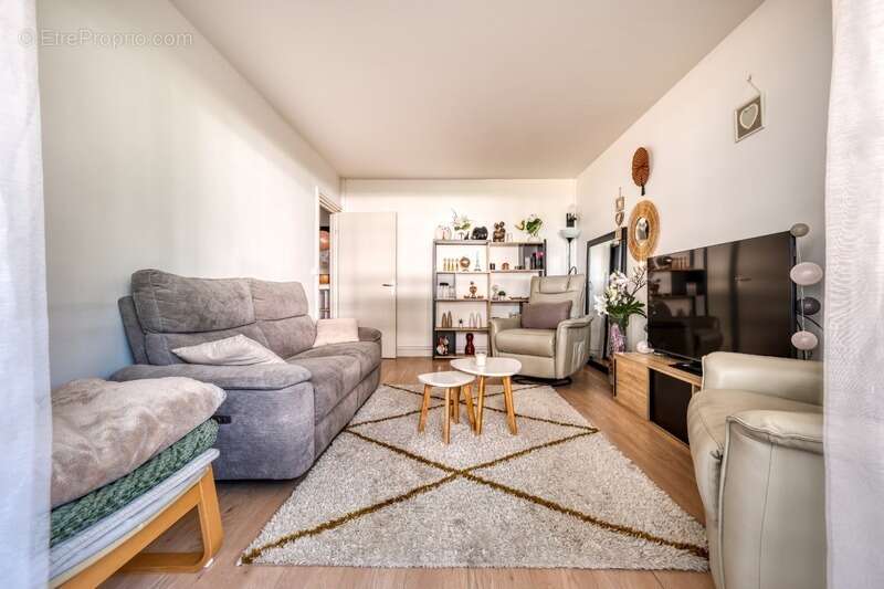 Appartement à LES CLAYES-SOUS-BOIS