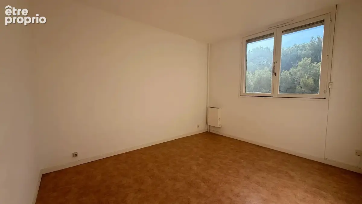 A saisir T4 lumineux avec balcon, place de pkg et cave - photo 8