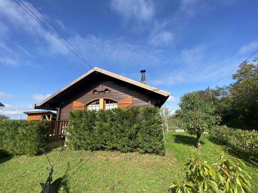 Maison à MAILLY-LE-CHATEAU