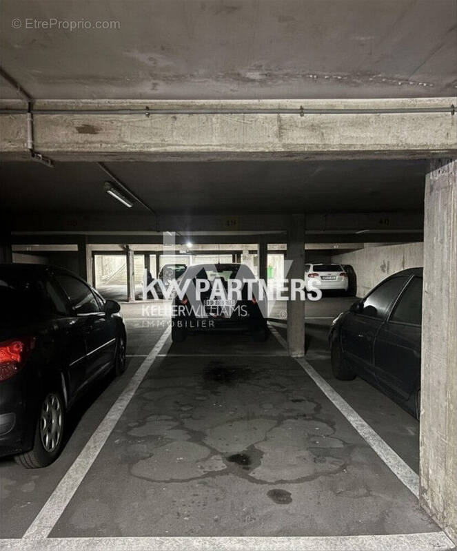 Parking à PARIS-20E