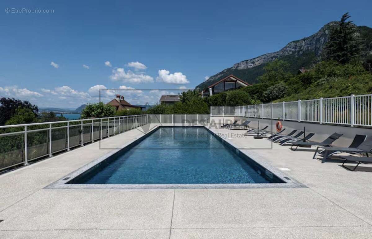 Veyrier-du-Lac  Appartement d'exception avec terrasse panoramique, piscine et vue imprenable sur le lac d'Annecy - photo 11