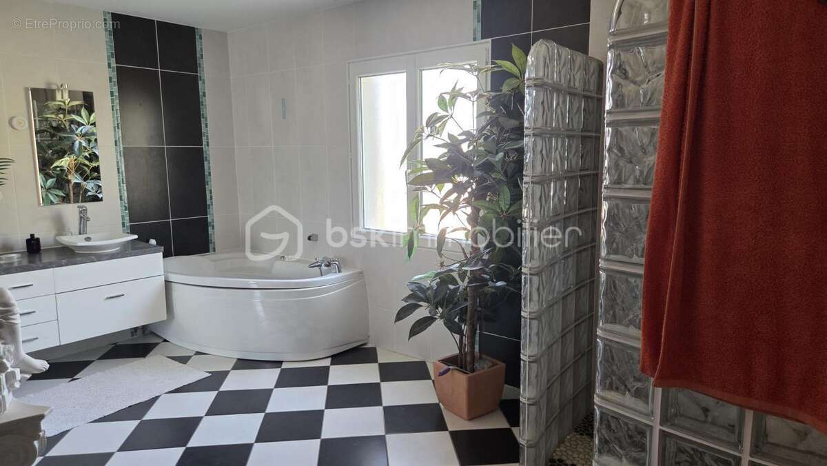 Magnifique propriete de 370m² - photo 10