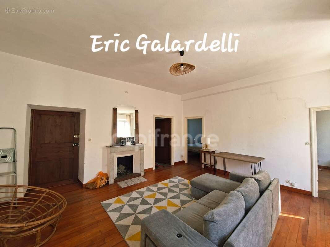 A vendre Appartement 3 pèces de caractère en pierres de taille au cœur de SAINTE LUCIE DE TALLANO (20) - photo 2