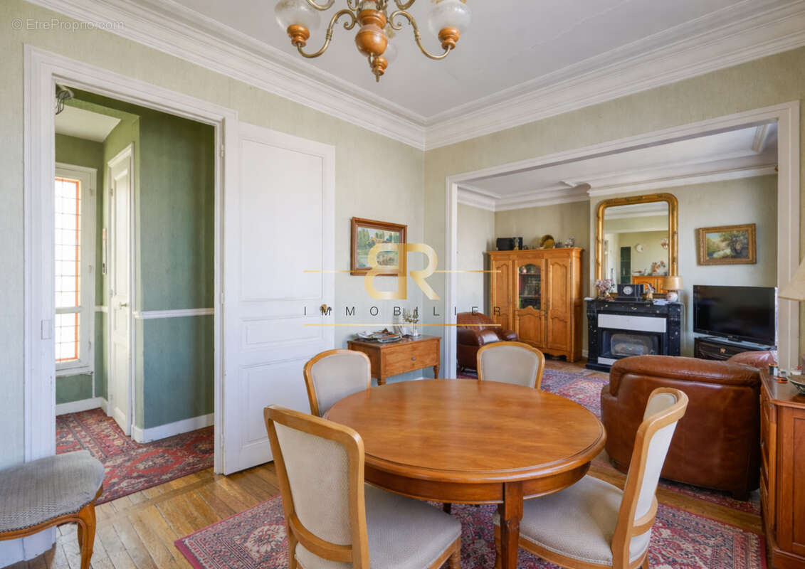 Appartement à PARIS-14E