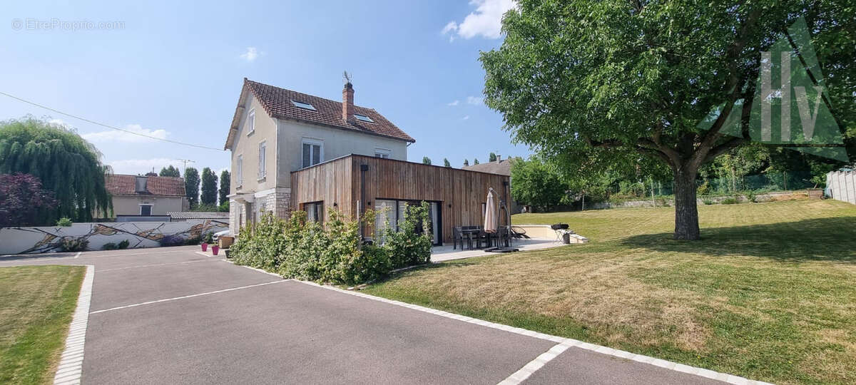 Maison de ville - 216 m2 - Provins - photo 3