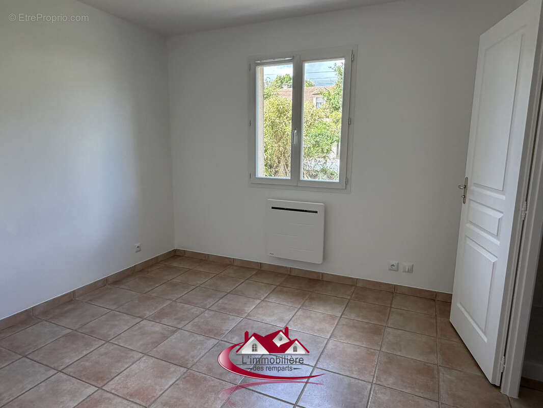 Maison à FAVEROLLES