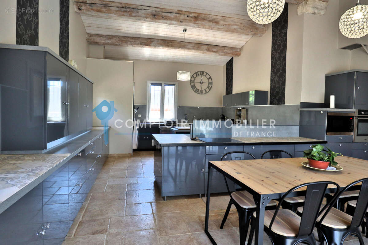 Maison à SAINT-SATURNIN-LES-APT