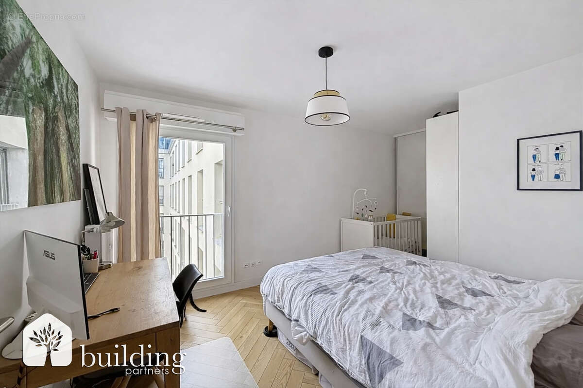 Appartement à COURBEVOIE